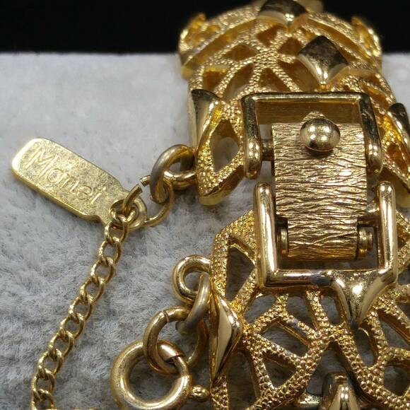 Vintage Monet Gold Plated Openwork Link Bracelet w/ Safety Chain 1960s - Picture 5 of 9